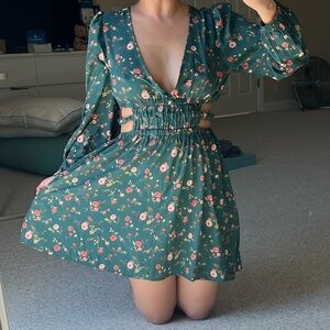 NWOT Forever 21 Emerald Green Cutout Dress